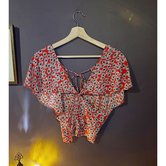 Zara Trafuluc Red Floral Butterfly Sleeve Crop Top - Picture 2 of 5